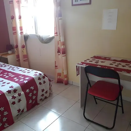 Lauriers Roses - D'hotes Bed & Breakfast 3*