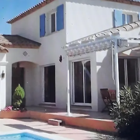 Lauriers Roses - D'hotes Bed & Breakfast 3*