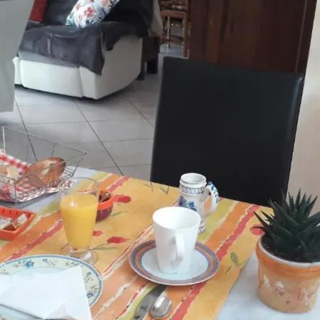 Lauriers Roses - D'hotes Bed & Breakfast Puisserguier